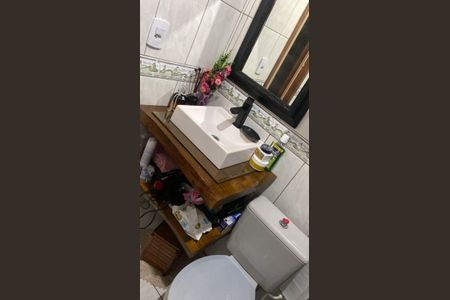 Banheiro de casa à venda com 3 quartos, 130m² em Restinga, Porto Alegre