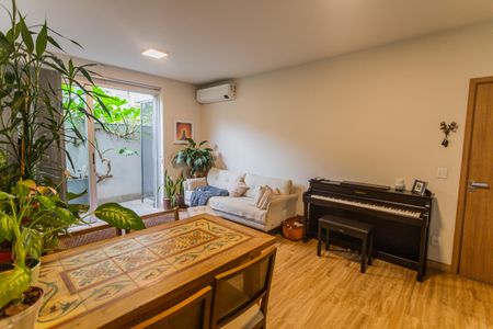 Apartamento à venda com 112m², 2 quartos e 3 vagasSala