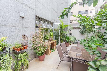 Apartamento à venda com 112m², 2 quartos e 3 vagasÁrea Privativa 2