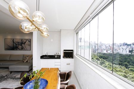 Apartamento à venda com 120m², 3 quartos e 3 vagasVaranda da Sala