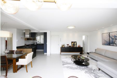 Apartamento à venda com 120m², 3 quartos e 3 vagasSala