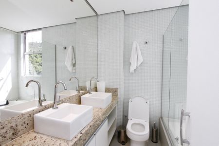 Apartamento à venda com 120m², 3 quartos e 3 vagasBanheiro do Quarto 3