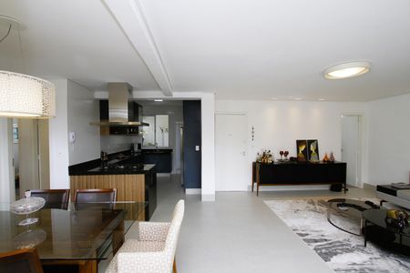 Apartamento à venda com 120m², 3 quartos e 3 vagasDetalhe Sala