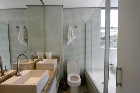 Apartamento à venda com 120m², 3 quartos e 3 vagasBanheiro do Quarto 3