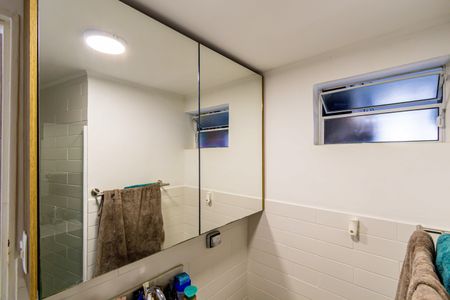 Apartamento à venda com 85m², 2 quartos e 1 vagaSuite - Banheiro