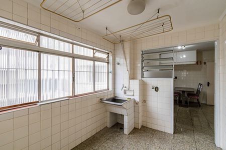 Apartamento para alugar com 130m², 3 quartos e 2 vagas Apartamento para alugar com 130m², 3 quartos e 2 vagasÁrea de serviço