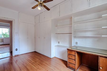 Apartamento à venda com 130m², 3 quartos e 2 vagasQuarto 2