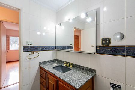 Apartamento para alugar com 130m², 3 quartos e 2 vagas Apartamento para alugar com 130m², 3 quartos e 2 vagasBanheiro social