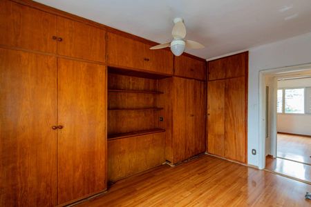 Apartamento para alugar com 130m², 3 quartos e 2 vagas Apartamento para alugar com 130m², 3 quartos e 2 vagasSuíte