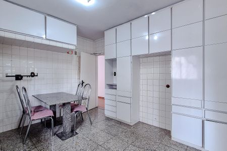 Apartamento à venda com 130m², 3 quartos e 2 vagasCozinha