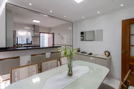 Casa à venda com 165m², 3 quartos e 2 vagasCozinha