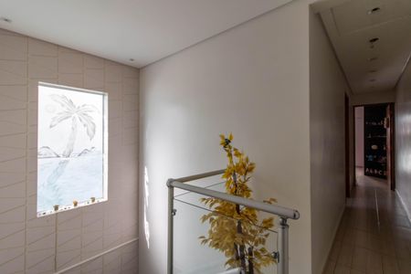 Casa à venda com 165m², 3 quartos e 2 vagasEscada