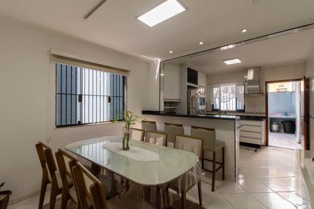 Casa à venda com 165m², 3 quartos e 2 vagasCozinha