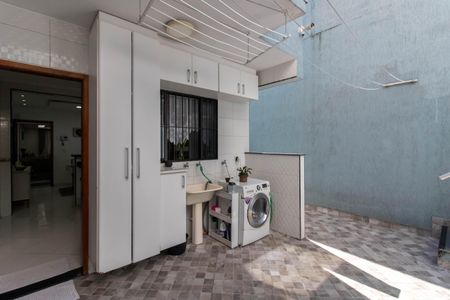 Casa à venda com 165m², 3 quartos e 2 vagasArea de Serviço 