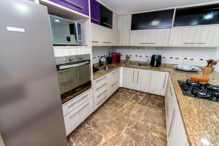 Apartamento para alugar com 100m², 2 quartos e sem vaga Apartamento para alugar com 100m², 2 quartos e sem vagaCozinha - Armários