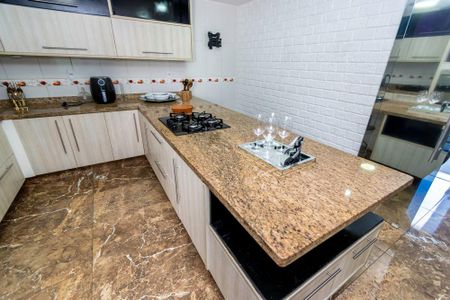 Apartamento para alugar com 100m², 2 quartos e sem vaga Apartamento para alugar com 100m², 2 quartos e sem vagaCozinha - Armários