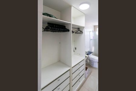 Apartamento para alugar com 100m², 2 quartos e sem vaga Apartamento para alugar com 100m², 2 quartos e sem vagaBanheiro da Suíte - Armário