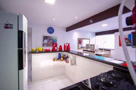 Casa para alugar com 60m², 2 quartos e 2 vagasCozinha