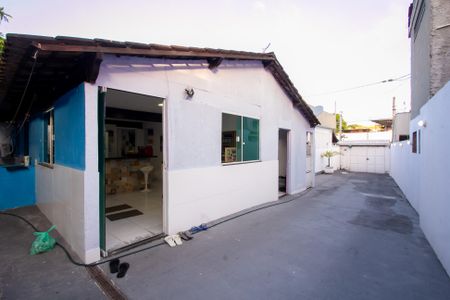 Casa para alugar com 60m², 2 quartos e 2 vagasQuintal