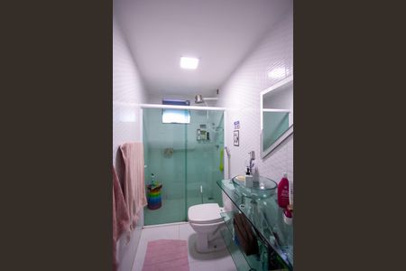 Casa para alugar com 60m², 2 quartos e 2 vagasBanheiro da Suíte