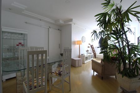 Apartamento para alugar com 90m², 3 quartos e 1 vagaSala