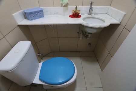 Casa de condomínio à venda com 134m², 3 quartos e 2 vagasLavabo