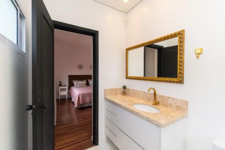 Casa à venda com 300m², 5 quartos e 4 vagasBanheiro da Suíte 2