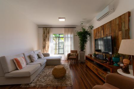 Casa à venda com 300m², 5 quartos e 4 vagasSala