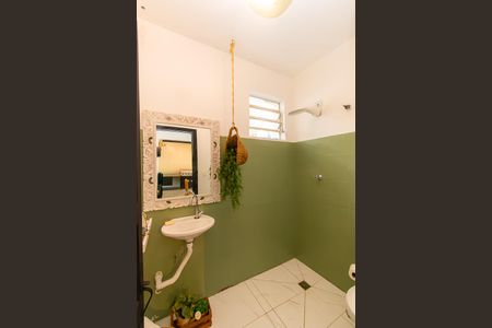 Casa à venda com 300m², 5 quartos e 4 vagasÁrea gourmet - Banheiro