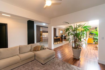 Casa à venda com 300m², 5 quartos e 4 vagasSala