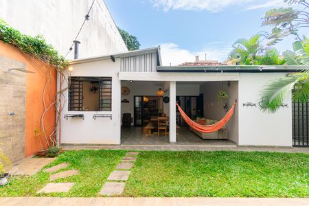 Casa à venda com 300m², 5 quartos e 4 vagasPiscina / Jardim