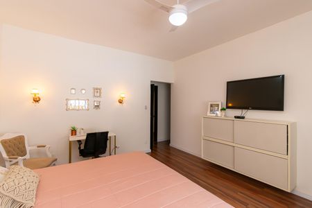 Casa à venda com 300m², 5 quartos e 4 vagasSuíte 2