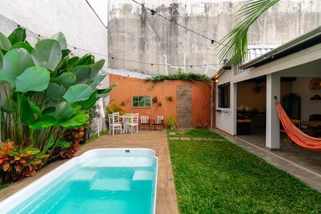 Casa à venda com 300m², 5 quartos e 4 vagasPiscina / Jardim