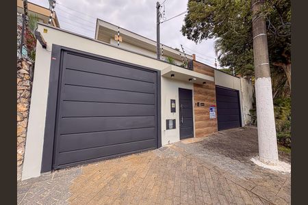 Casa à venda com 300m², 5 quartos e 4 vagasFachada