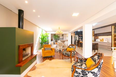 Casa à venda com 300m², 5 quartos e 4 vagasSala