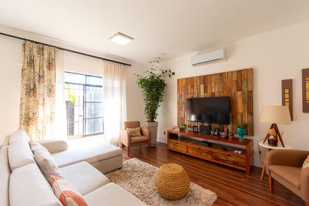 Casa à venda com 300m², 5 quartos e 4 vagasSala