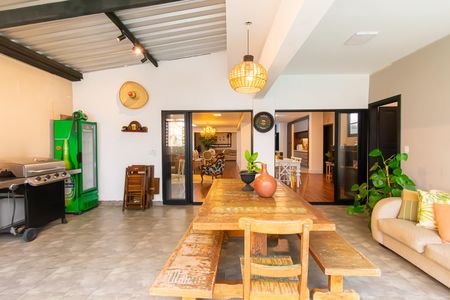 Casa à venda com 300m², 5 quartos e 4 vagasÁrea gourmet 