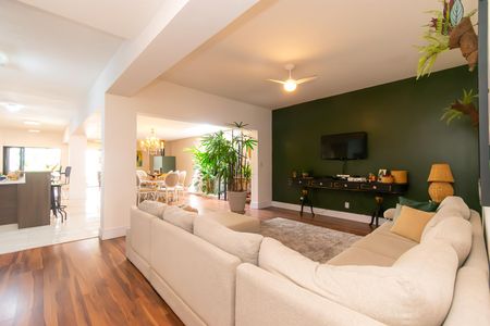 Sala de casa à venda com 5 quartos, 300m² em Planalto Paulista, São Paulo