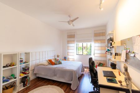Casa à venda com 300m², 5 quartos e 4 vagasQuarto