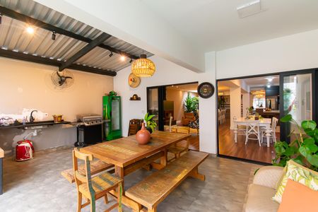 Casa à venda com 300m², 5 quartos e 4 vagasÁrea gourmet 
