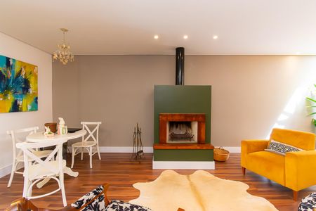 Casa à venda com 300m², 5 quartos e 4 vagasSala