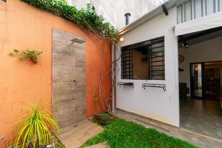 Casa à venda com 300m², 5 quartos e 4 vagasPiscina / Jardim