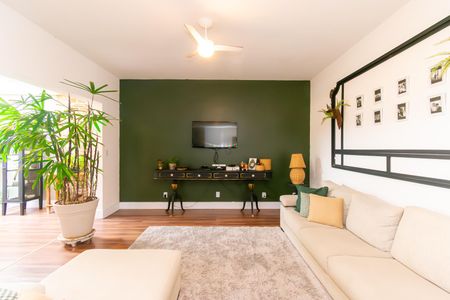Casa à venda com 300m², 5 quartos e 4 vagasSala