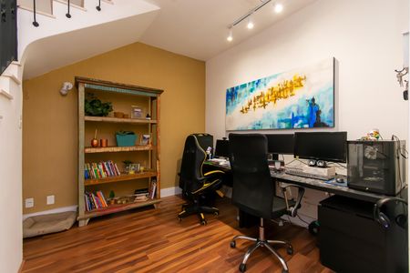 Casa à venda com 300m², 5 quartos e 4 vagasEscritório