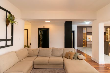 Casa à venda com 300m², 5 quartos e 4 vagasSala