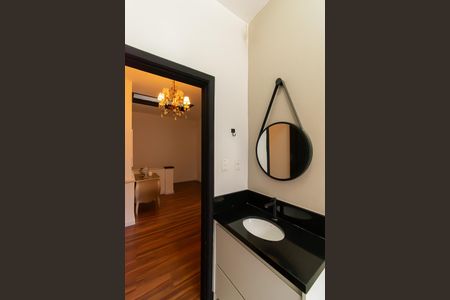 Casa à venda com 300m², 5 quartos e 4 vagasBanheiro 3