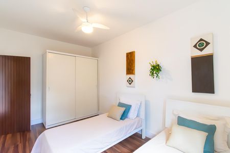 Casa à venda com 300m², 5 quartos e 4 vagasQuarto 2