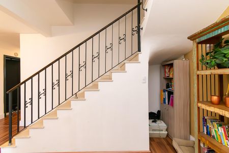 Casa à venda com 300m², 5 quartos e 4 vagasEscritório