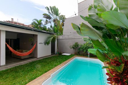 Casa à venda com 300m², 5 quartos e 4 vagasPiscina / Jardim