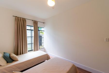 Casa à venda com 300m², 5 quartos e 4 vagasQuarto 2